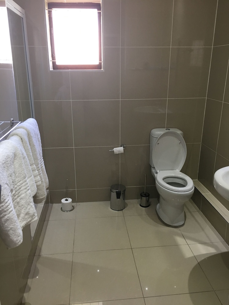 Comfort Room, 1 Bedroom (Queen Room) photo 3