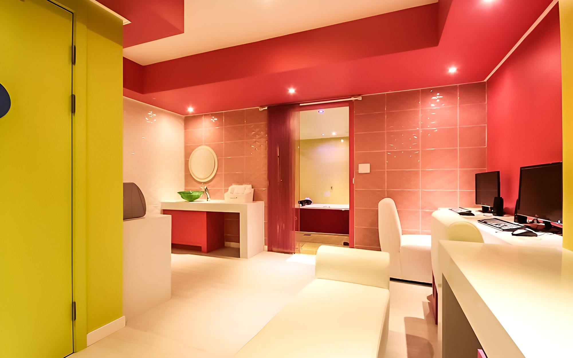 Room (VVIP) - Photo 19