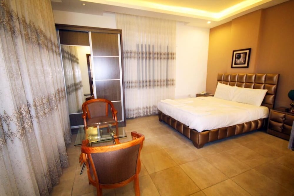 Royal Suite, 1 Queen Bed
