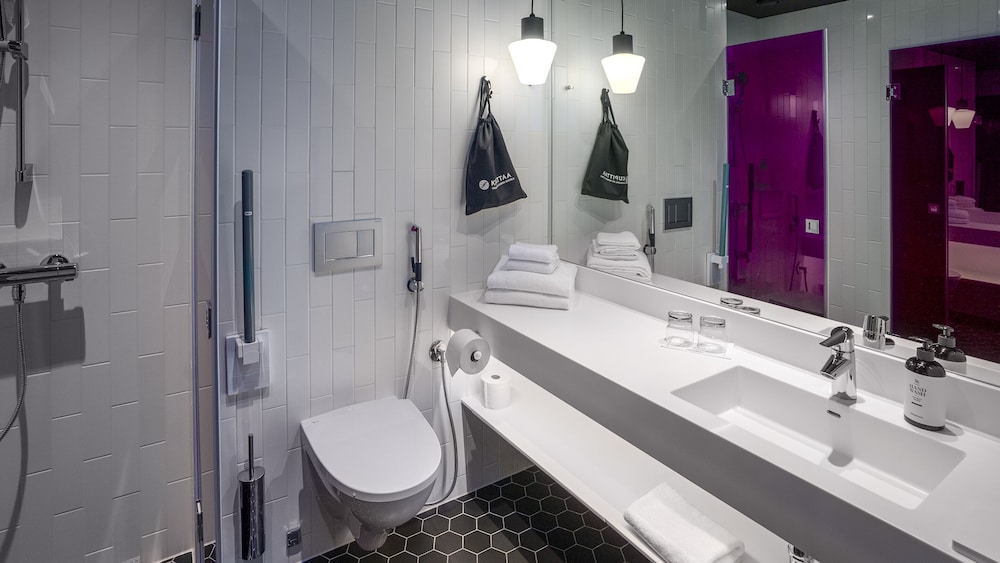 Standard Twin Room - Photo 8
