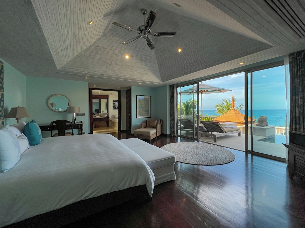 3 Bedroom Ocean Front Residence (RV32) photo 2