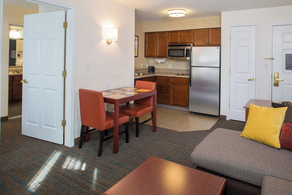 Studio, 1 Bedroom (Mobility/Hearing Accessible, Tub) photo 3
