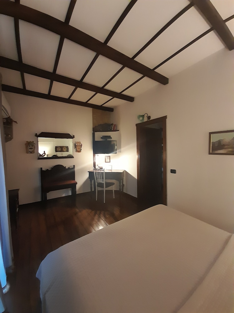 Luxury Triple Room, Multiple Beds, Non Smoking