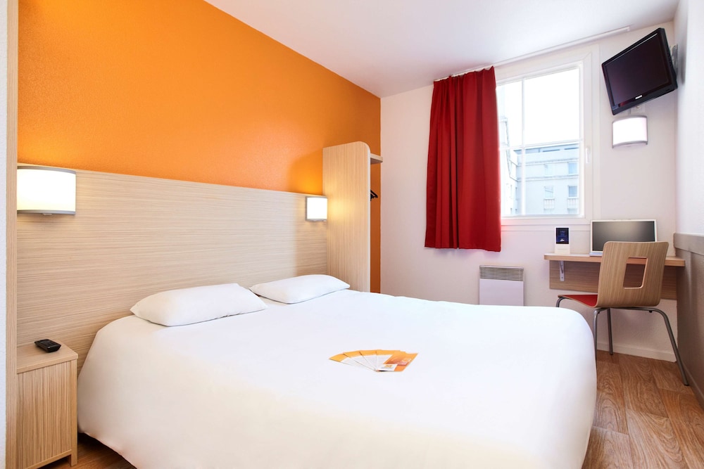 Standard Room, 3 Twin Beds - Photo 1