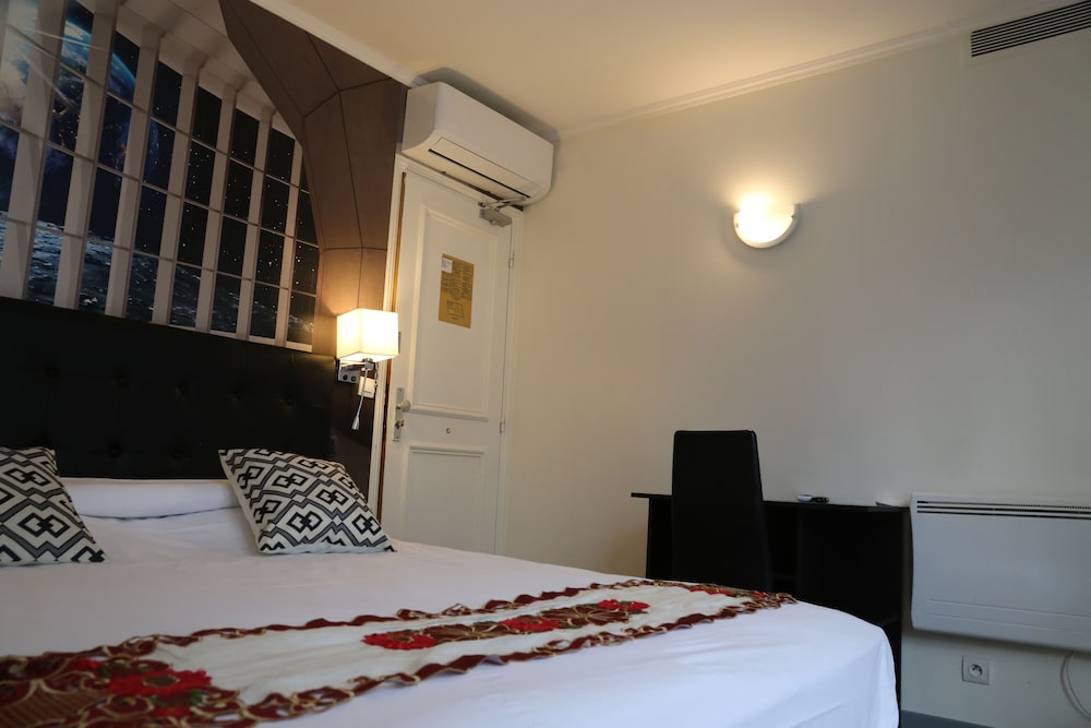 Double Room - Photo 11