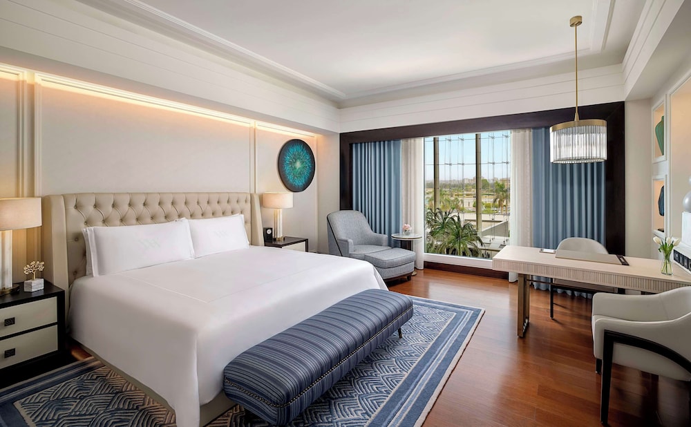 Premier Room, 1 Double Bed (Botanical View)
