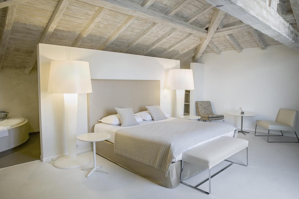 Deluxe Room, 1 King Bed, Terrace
