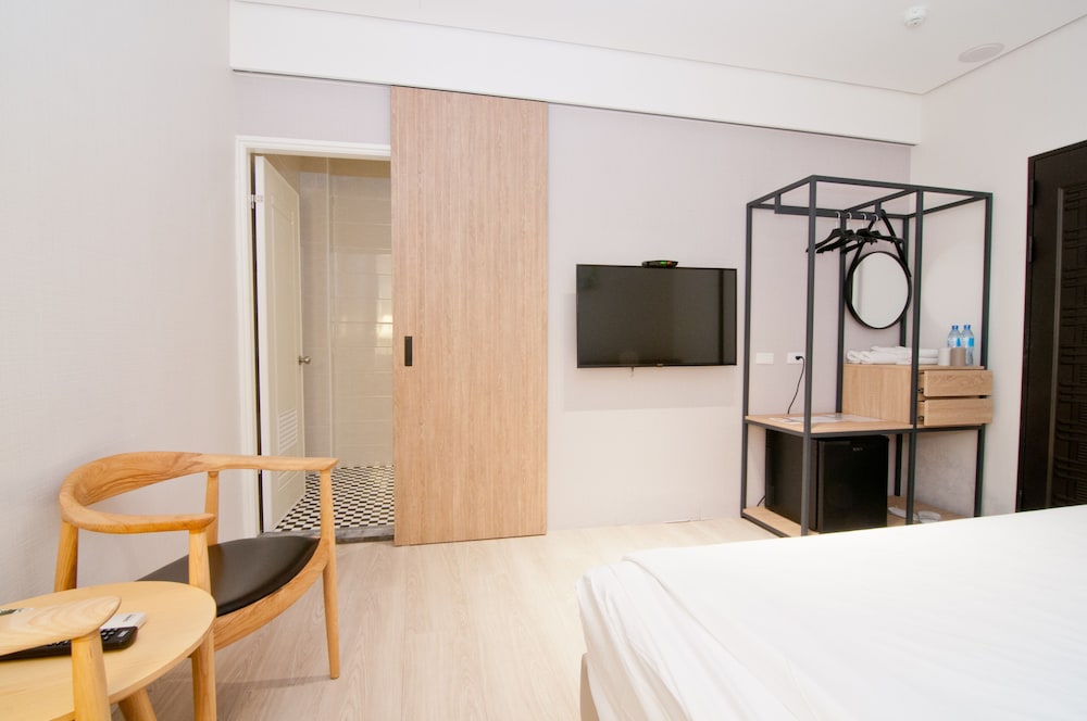 Deluxe Double Room, 1 Queen Bed photo 3