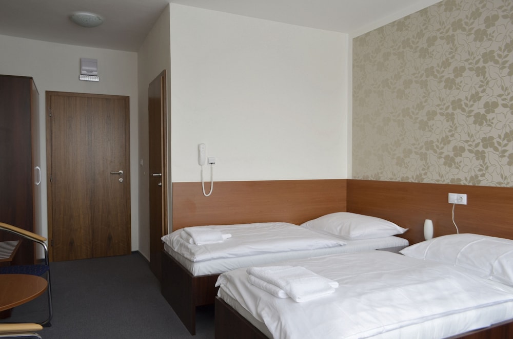 Standard Double or Twin Room photo 1