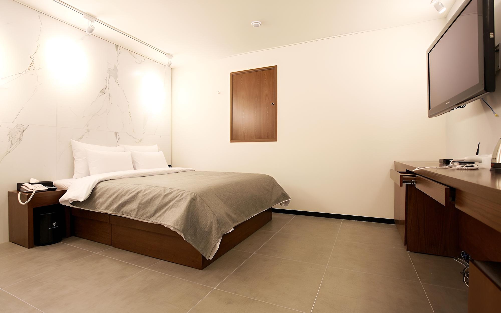 Room (Standard - Walkie Exclusive (No Parki) - Photo 15
