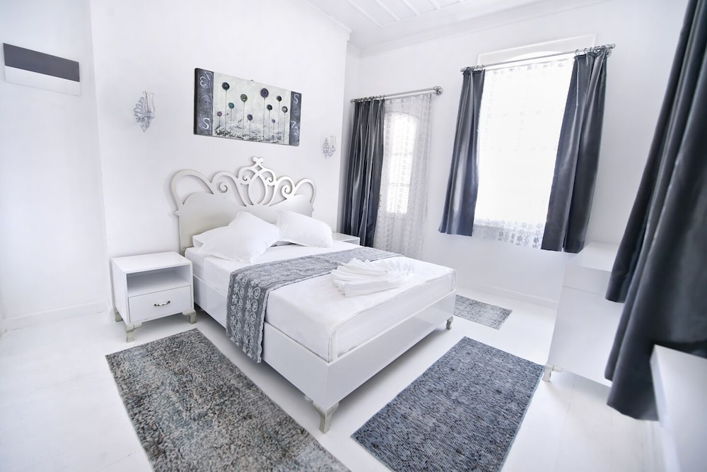 Deluxe Double Room (Poseidon) photo 1