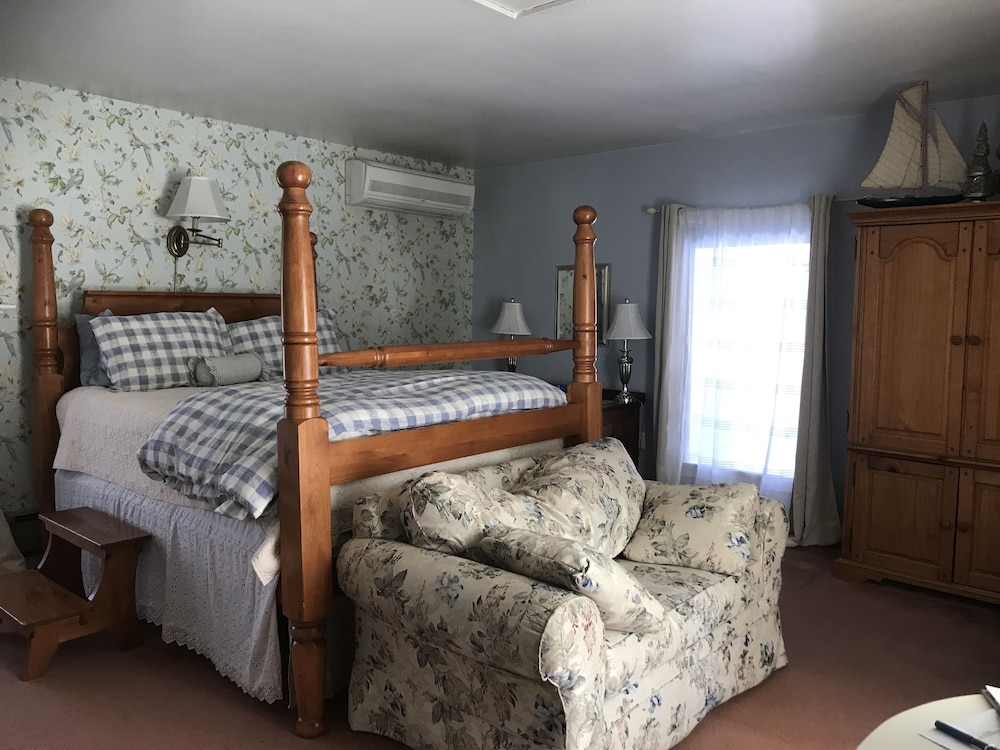 Room, Private Bathroom (Coyle's Hideaway - 3rd Floor) photo 2
