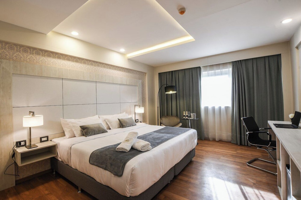 Superior Room, City View