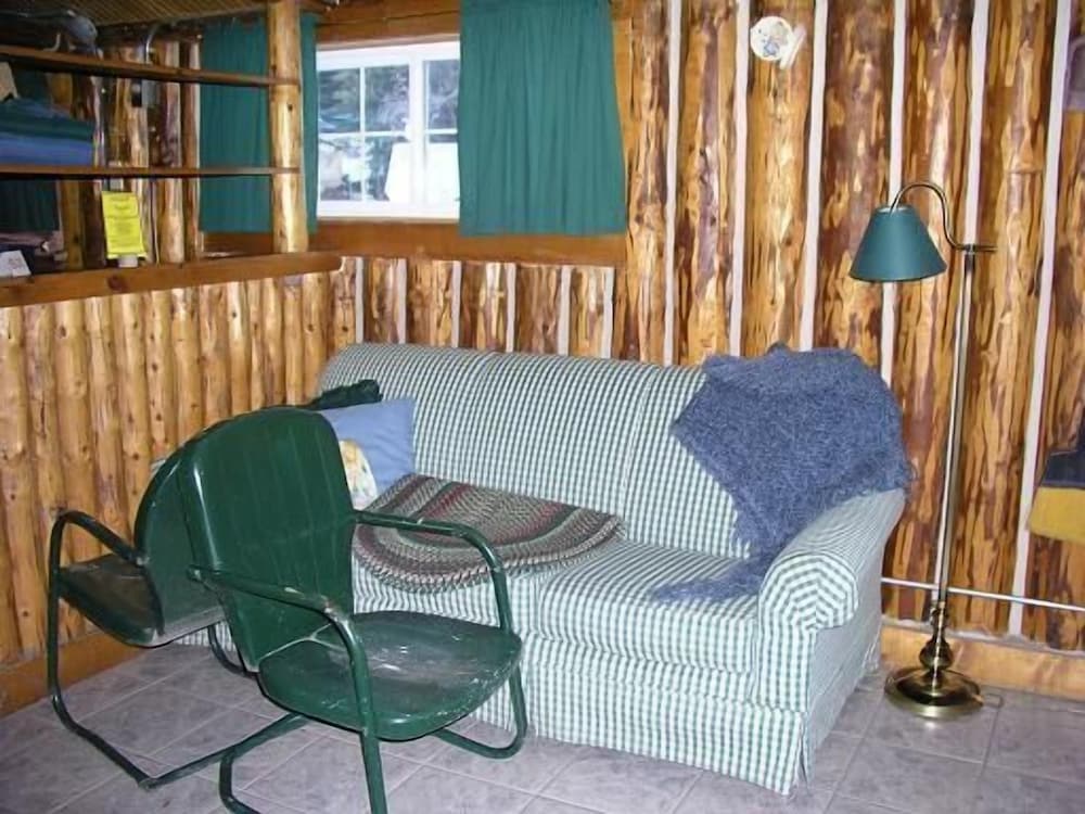 # 6, Pine, 1 Bed photo 2