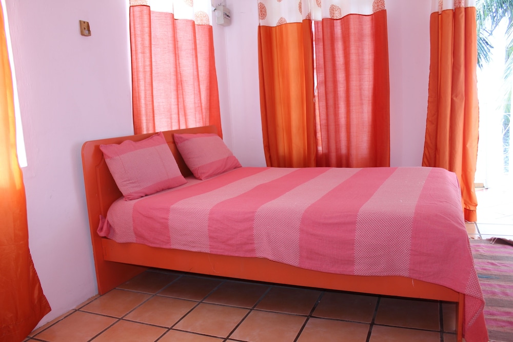 Basic Studio, 1 Double Bed, Smoking, Sea View