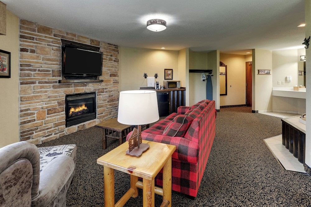 Theme Suite with Whirlpool - Photo 3