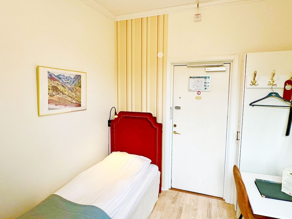 Standard Single Room, 1 Twin Bed, Private Bathroom, photo 6