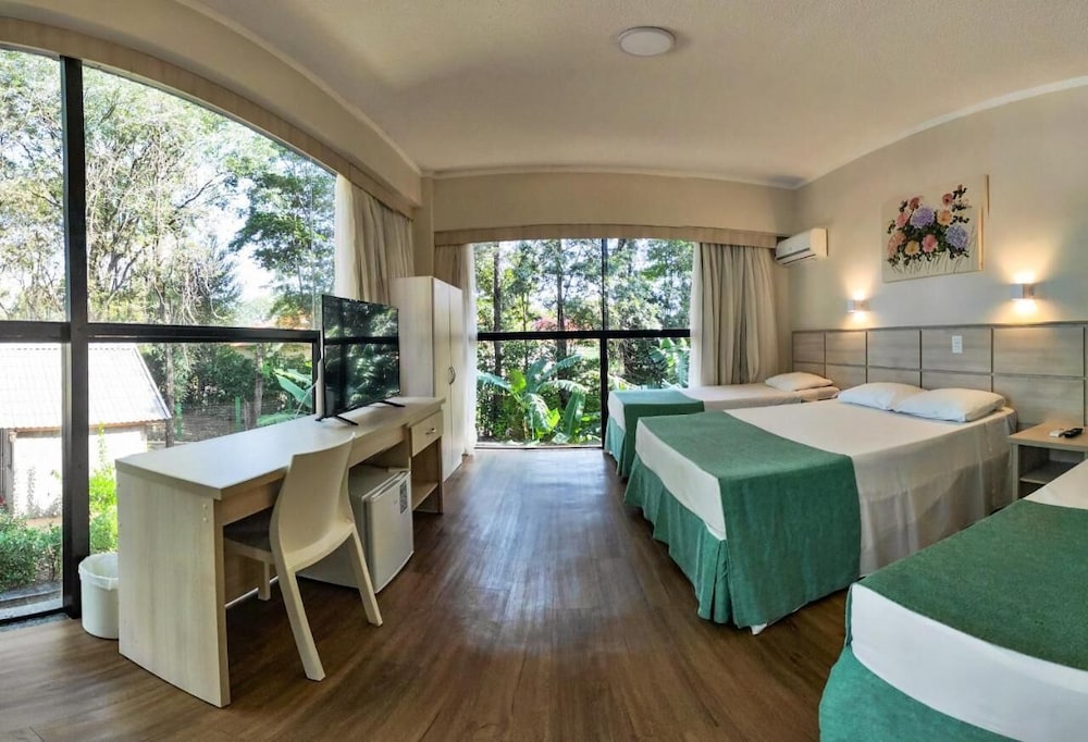 Deluxe Room - Photo 5