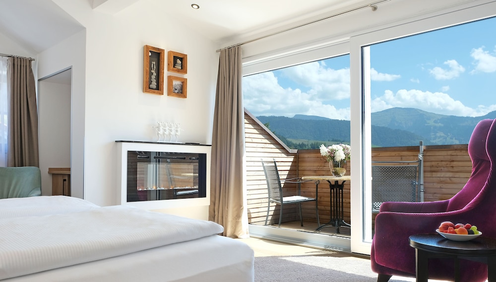 Junior Suite, Balcony, Mountain View photo 3