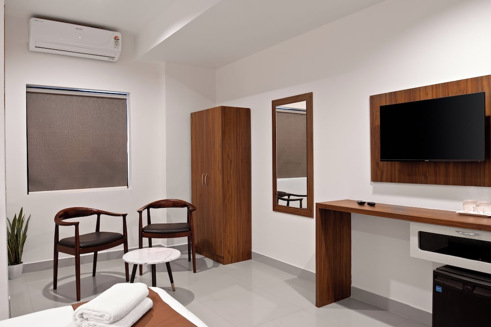 Executive Room - Photo 5