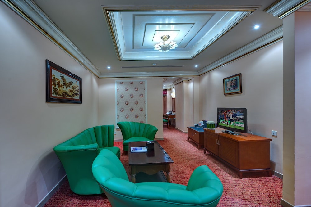 Business Double Room, Smoking, City View photo 3