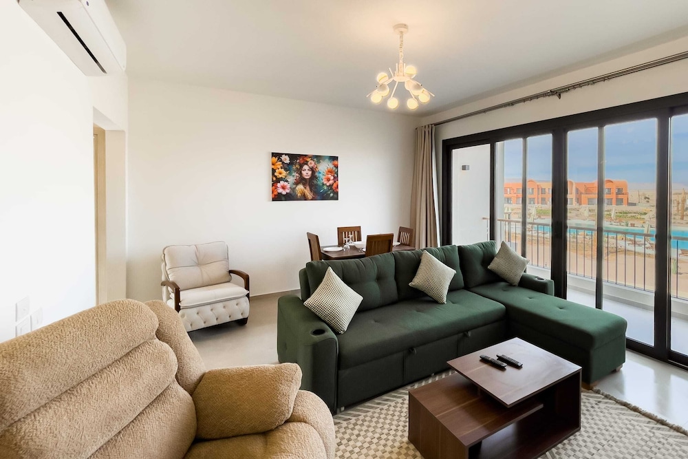 Basic Apartment photo 1