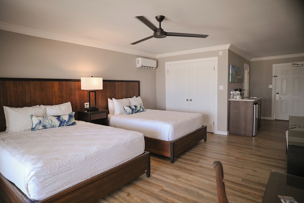 Room, 2 Queen Beds, Beachfront photo 2