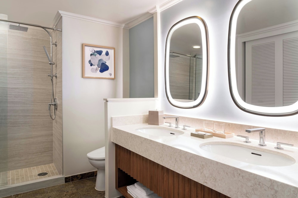 Suite, 1 Bedroom, Oceanfront - Photo 8