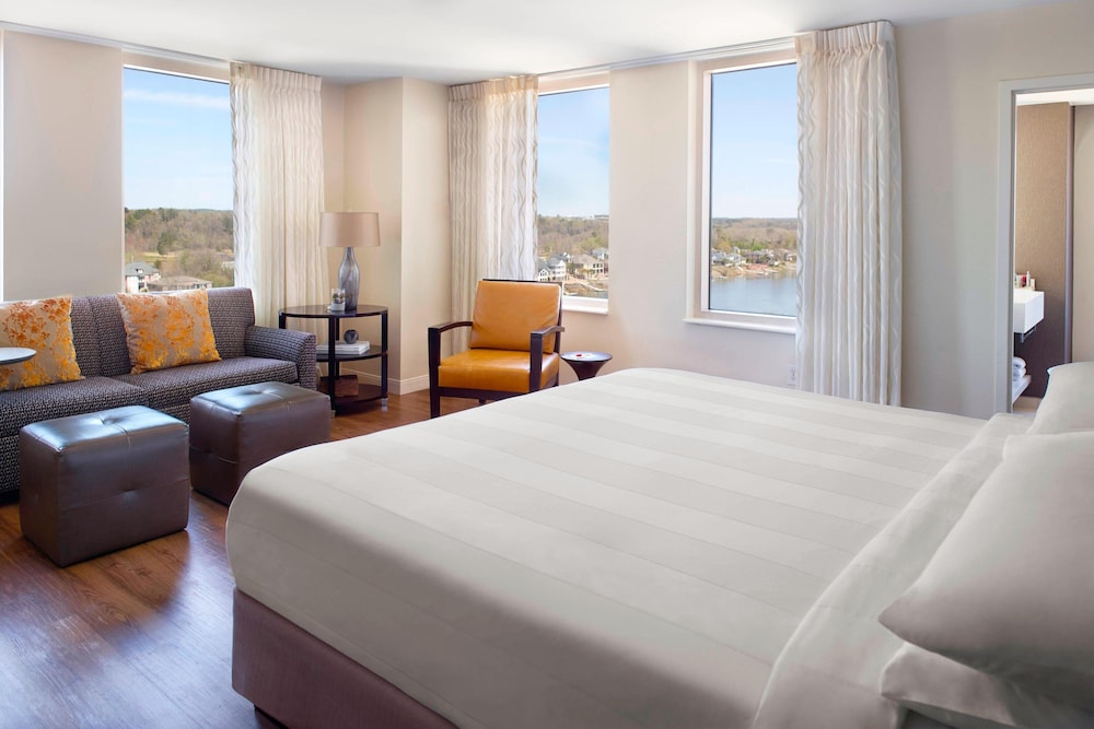 Junior Suite, 1 King Bed, River View - Photo 1