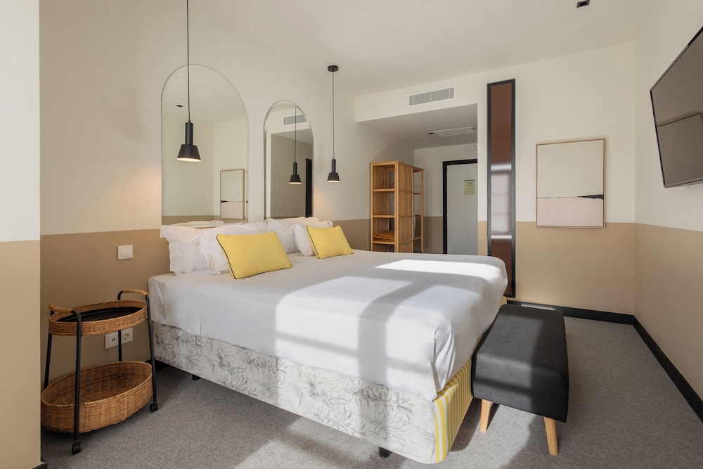 Superior Double or Twin Room (Church) - Photo 1