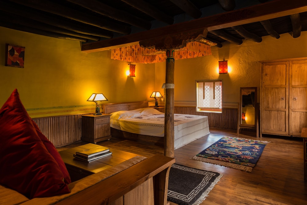 Traditional Suite - Photo 2