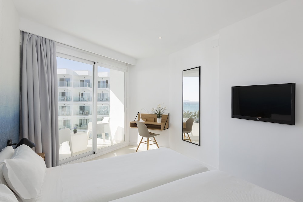Double Room, Balcony, Partial Sea View - Photo 1