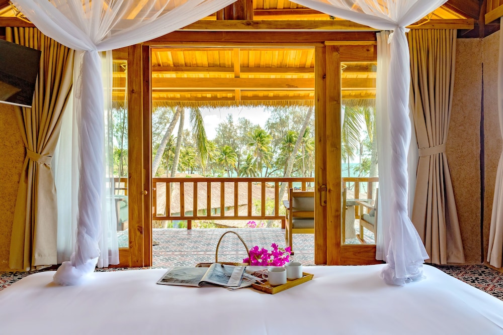 Premium Ocean Breeze with Ocean View - Photo 6