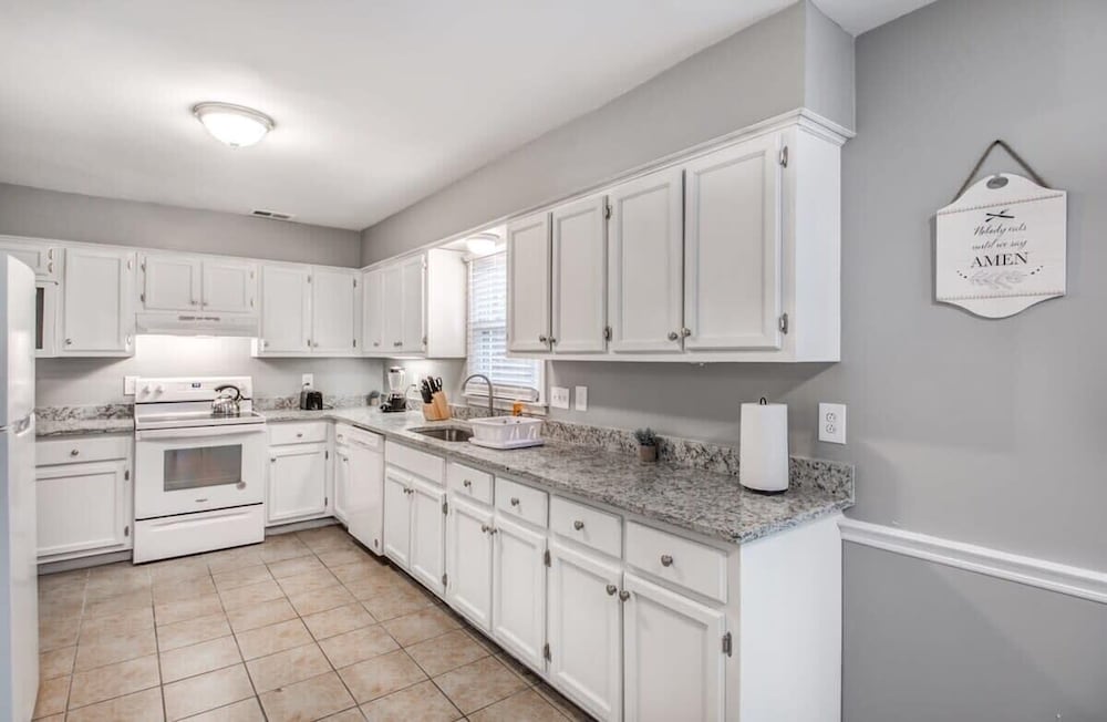House, Multiple Beds, Patio, Garden View (Walnut Bend Bliss)