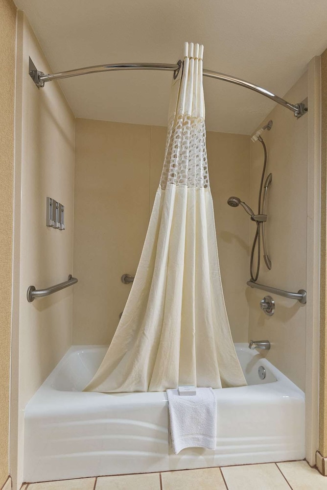 Suite, 1 King Bed, Accessible, Balcony photo 1