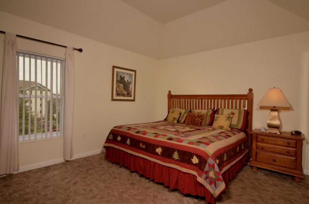 公寓,多床 (Whispering Pines 551)