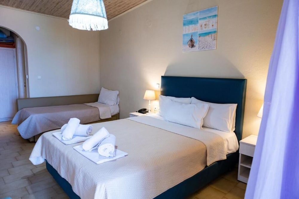 Classic Triple Room photo 1