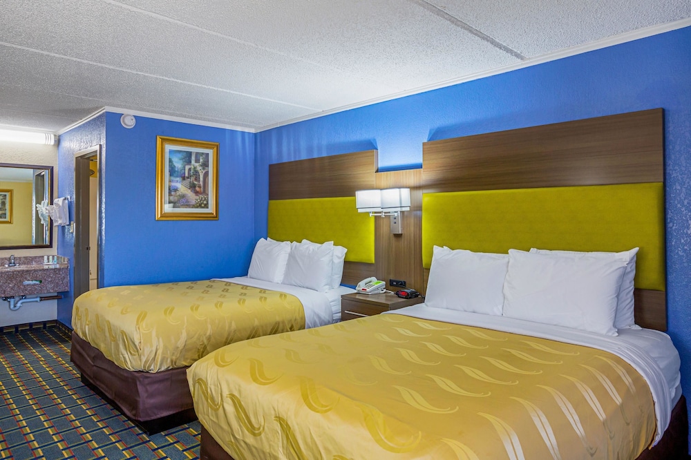 Standard Room, 2 Queen Beds, Non Smoking - Photo 5