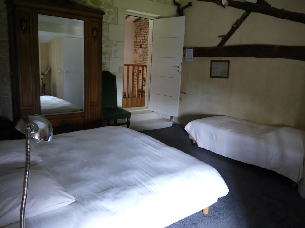 Classic Triple Room, Multiple Beds, Non Smoking, Garden View photo 1