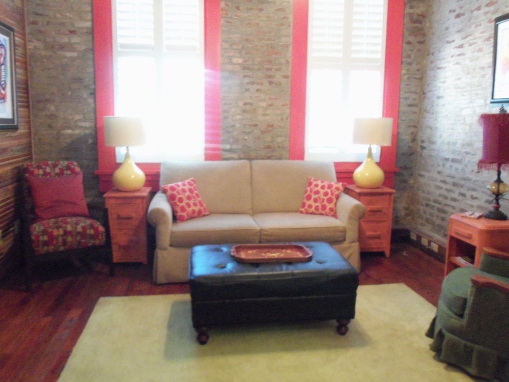 Basic Suite, 1 King Bed with Sofa bed photo 3
