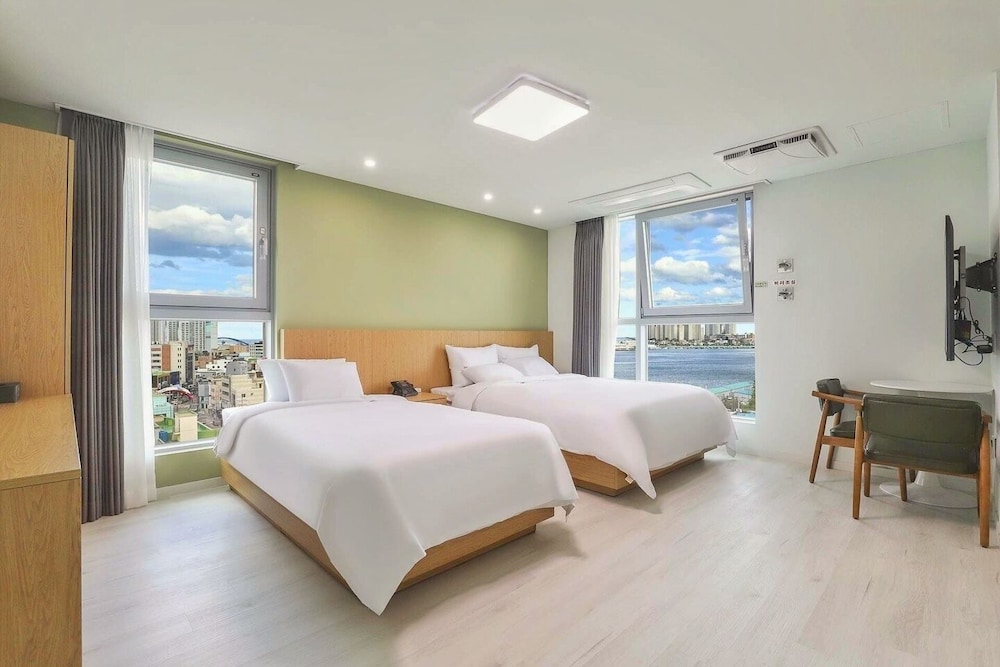 Royal Suite, Sea View