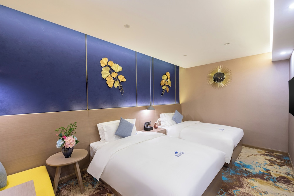 Classic Double or Twin Room, Garden View