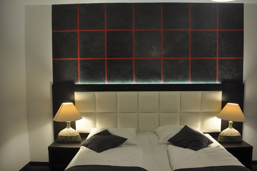 Standard Double Room - Photo 10