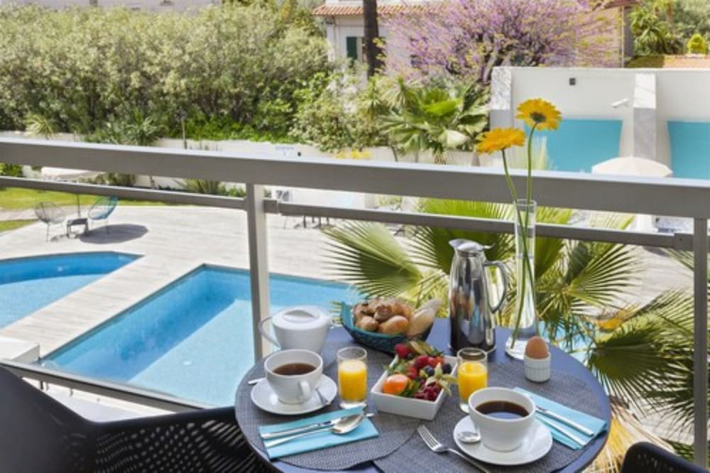 Junior Suite, Terrace, Pool View photo 1
