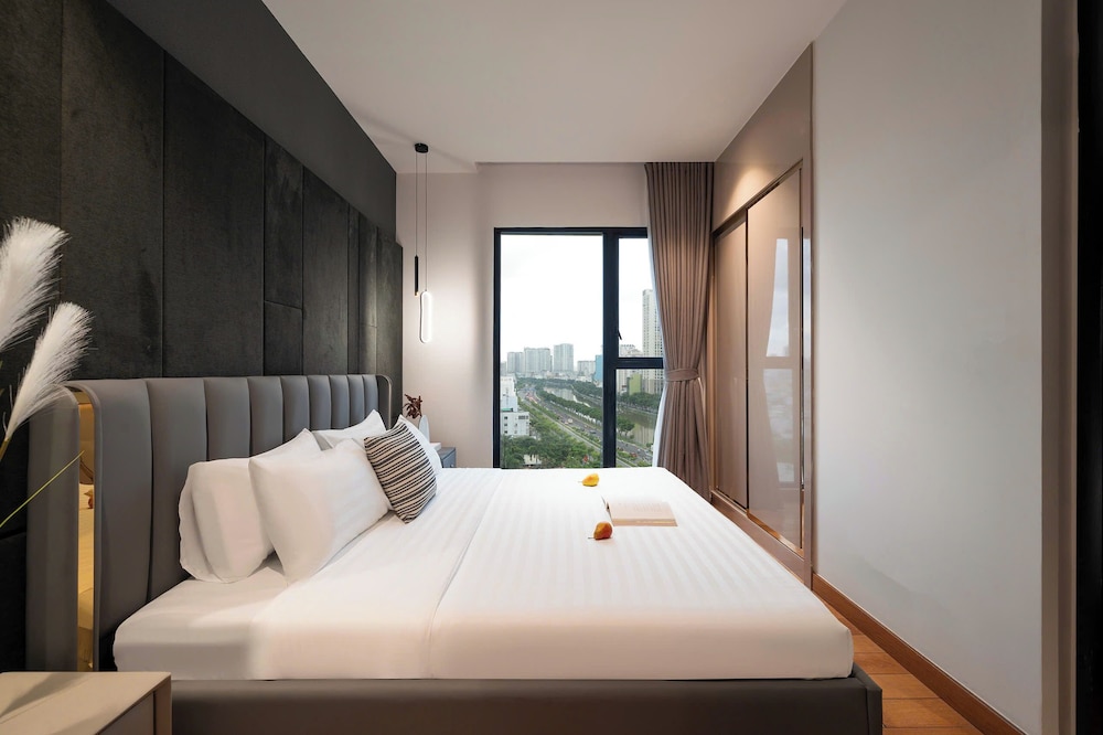 Presidential Suite, 2 Bedrooms, Club Lounge Access, City View photo 3