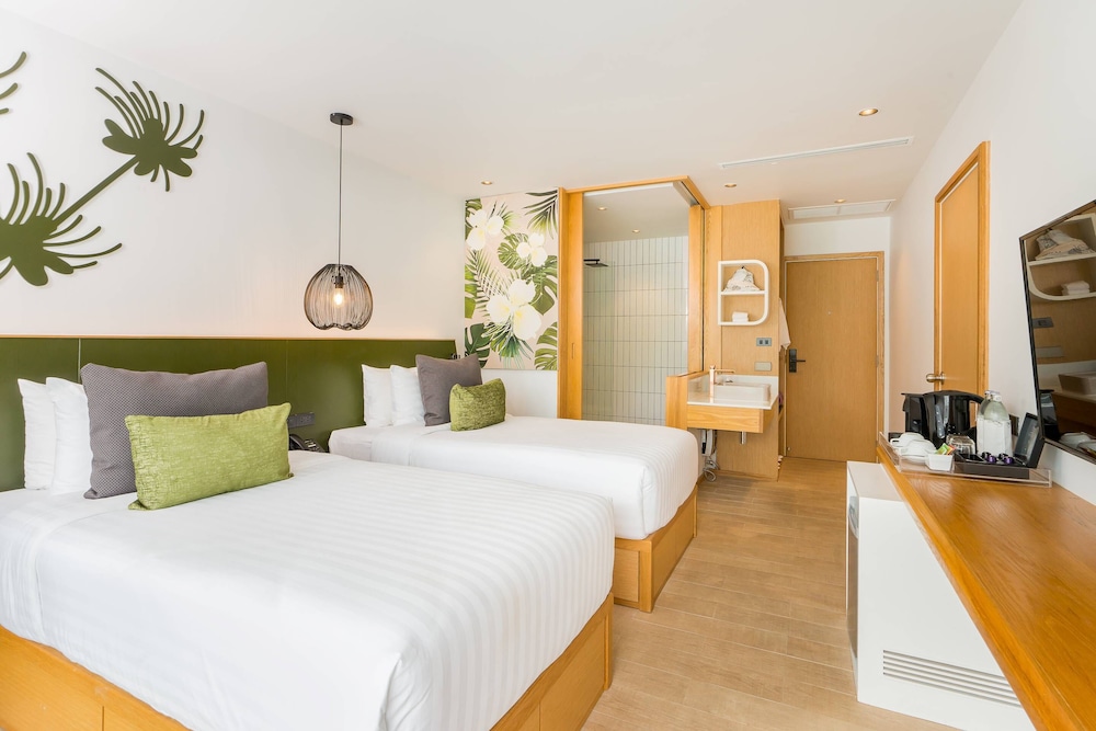 Deluxe Twin Room With Seaview - Photo 5