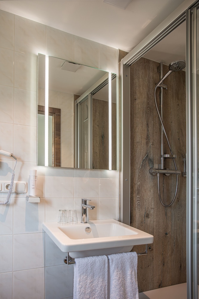 Double Room - Photo 10