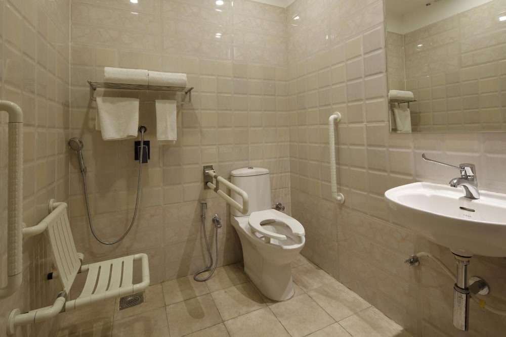 Deluxe Double or Twin Room - Photo 19
