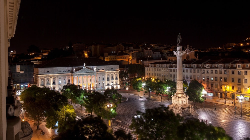 Double or Twin Room (Rossio and Castle View + Extra Bed)