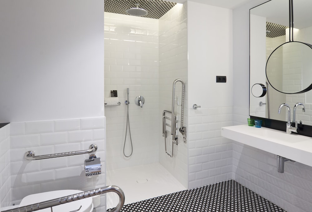 Standard Double or Twin Room, Courtyard View - Photo 7